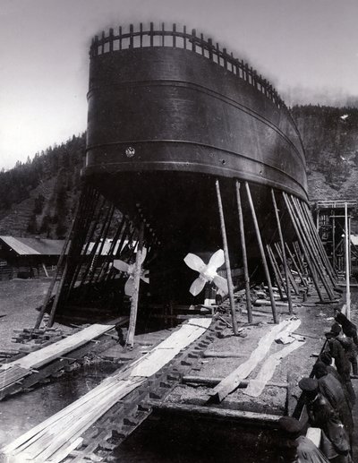 Cantiere n. 647, Baikal. Mostra una vista di poppa del traghetto rompighiaccio Baikal sui cantieri da English Photographer